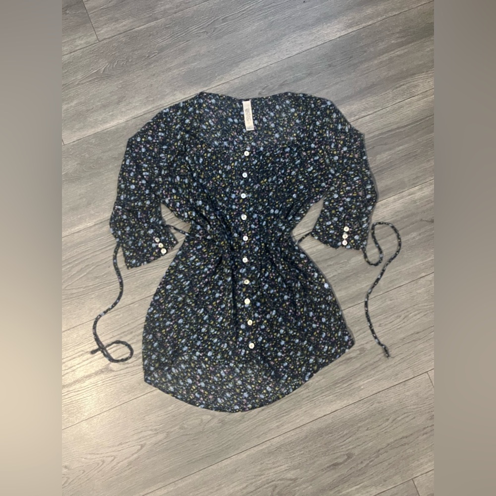 Sound & Matter Floral Button Up Top — strings to sinch waist